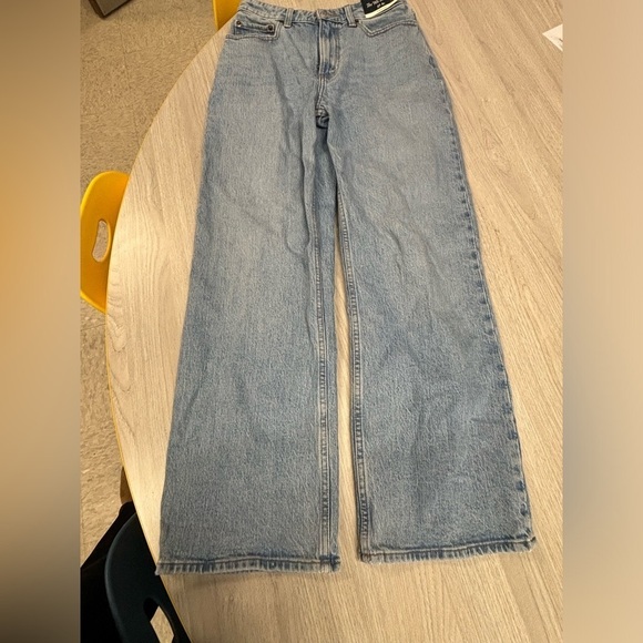 ambercrombie and fitch high rise The 90’s Relaxed size 27 4 short - Picture 2 of 5